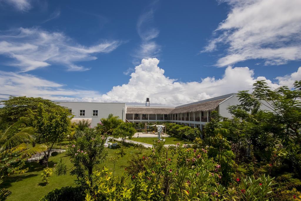 Amra Palace Gan (Laamu Atoll) Exterior foto